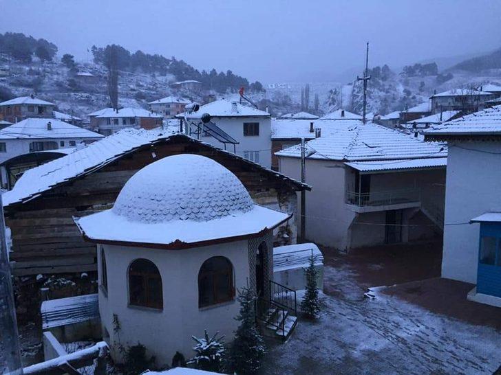 Sındırgı’nın yüksek kesimleri karla kaplandı G2