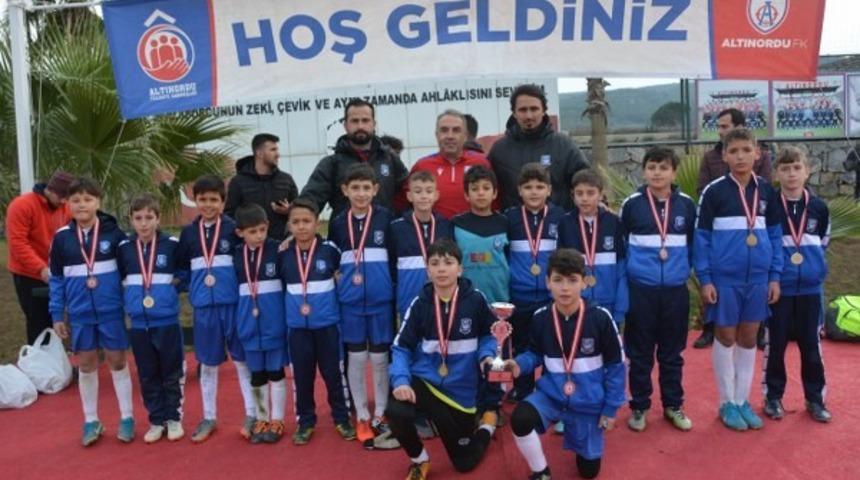 Yunusemre U11 takımı turnuvada 2. Oldu