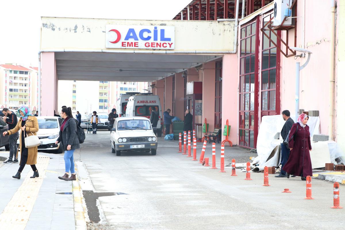 Diyarbakır'da 96 kişi tatlıdan zehirlendi