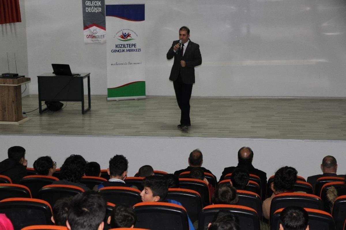 Kızıltepe&rsquo;de gen&ccedil;ler dijital bağımlılık hakkında bilin&ccedil;leniyor