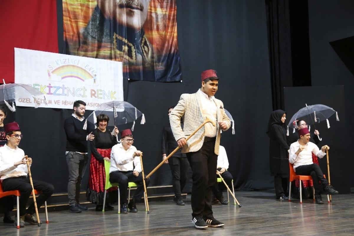 &Ouml;zel &ouml;ğrencilerden renkli g&ouml;sterdi