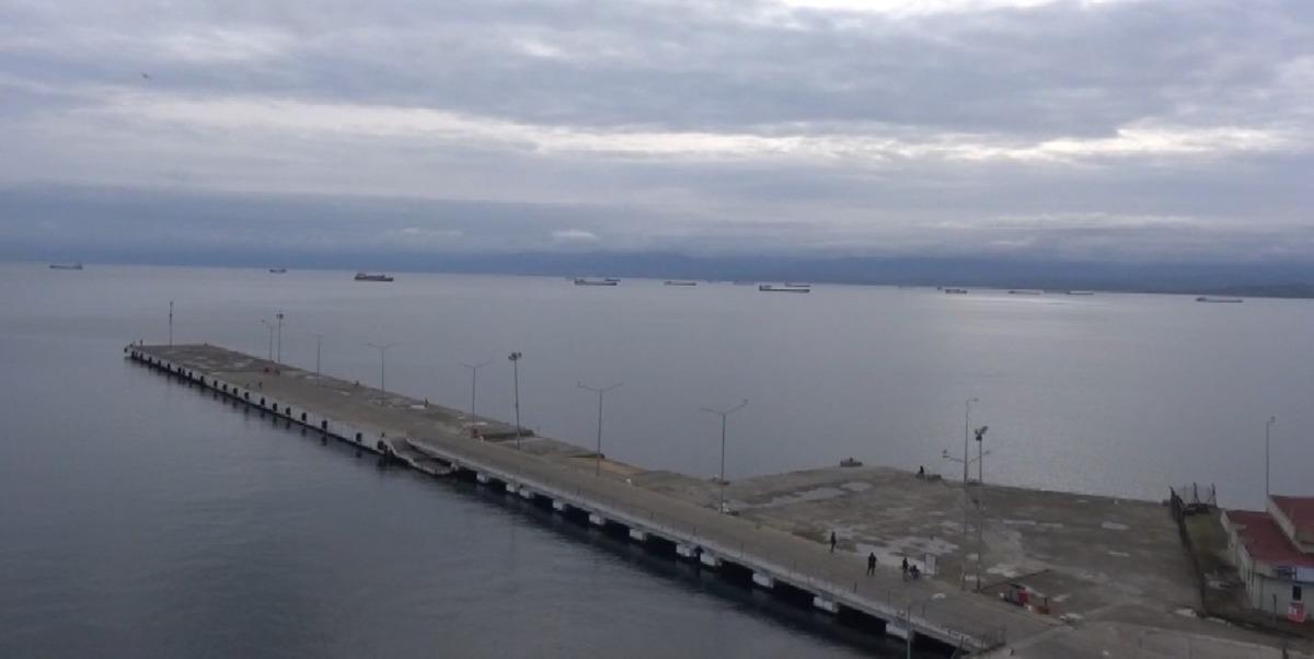 Fırtınadan ka&ccedil;an gemiler Sinop Limanı&rsquo;na sığındı