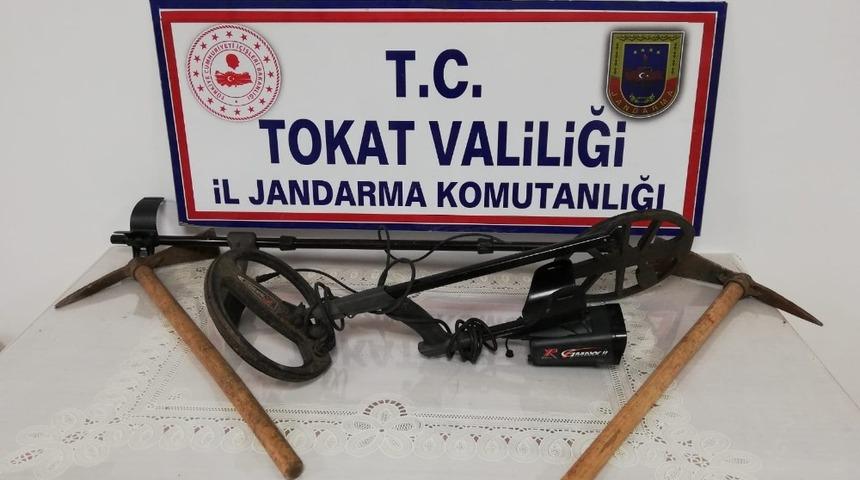 Ka&ccedil;ak kazı yapan şahsa jandarmadan baskın