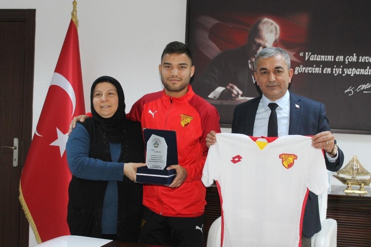 Ko&ccedil;arlı&rsquo;nın gururu Binici&rsquo;den Başkan Kaplan&rsquo;a teşekk&uuml;r  ziyareti