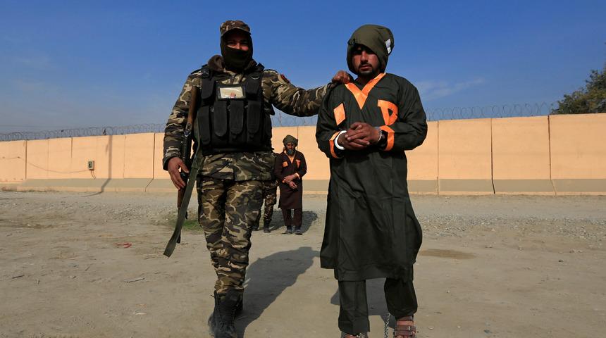 Taliban ateşkes iddialarını yalanladı!