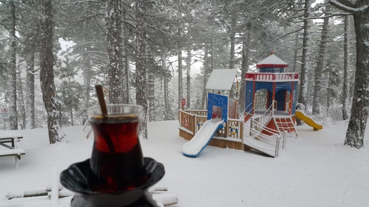 Belenova Mesire Alanı beyaza b&uuml;r&uuml;nd&uuml;