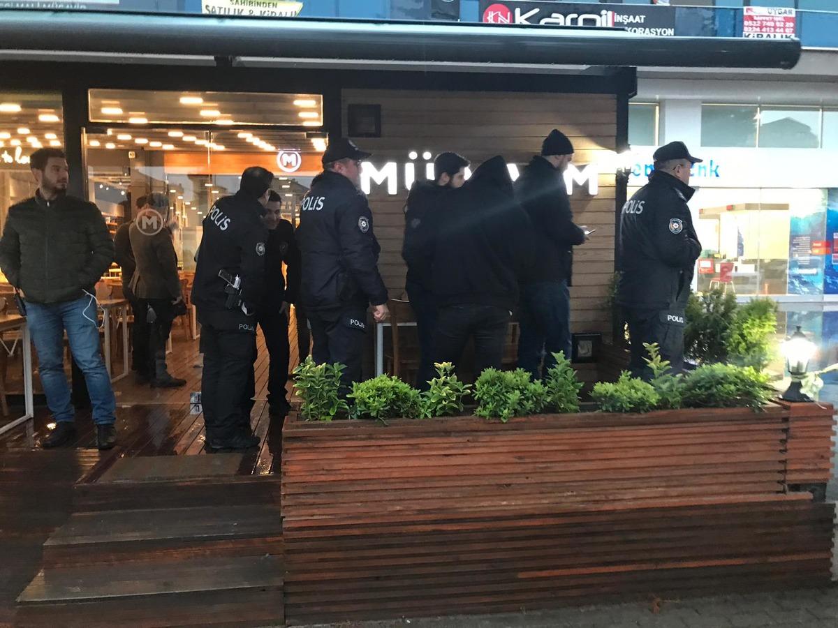 Son dakika! Bursa'da hareketli dakikalar! Banka soydu, 'bomba var' diyerek ka&ccedil;tı