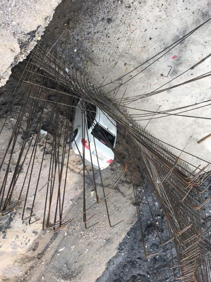 Otomobil menfez inşaatına uçtu G2