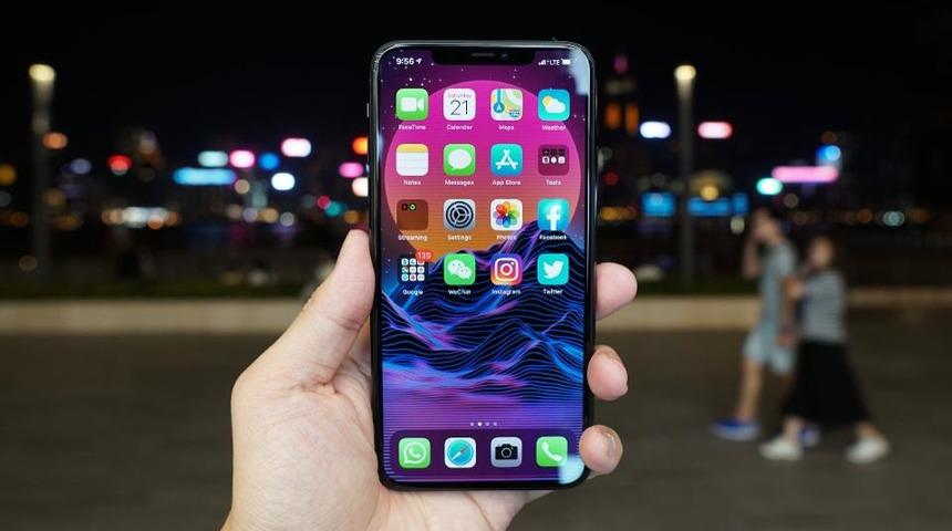 Herkes kendi yoluna: iPhone’ların ekranı el değiştiriyor! 