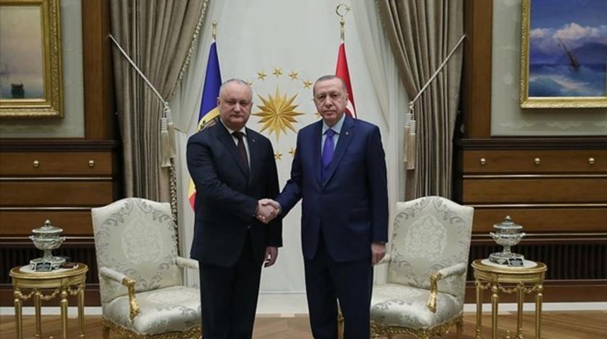 Erdoğan: Moldova'nın FETÖ okullarını devretmesini bekliyoruz