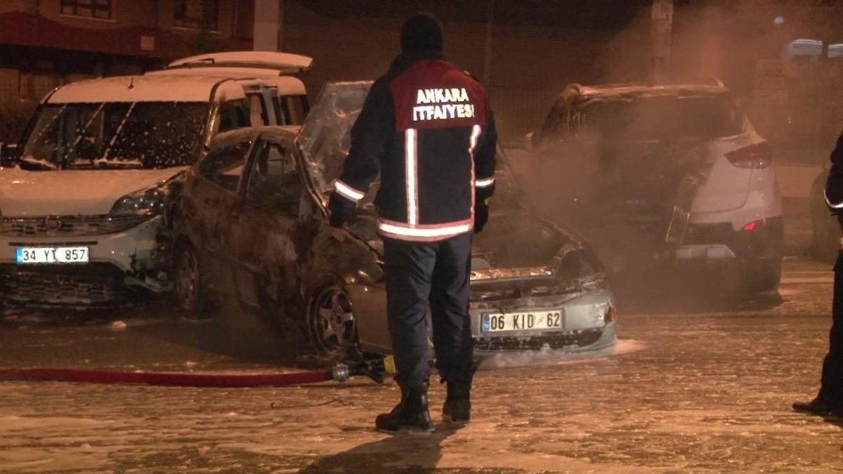Ankara'da korku dolu anlar! Yanan otomobilden canlarını son anda kurtardılar