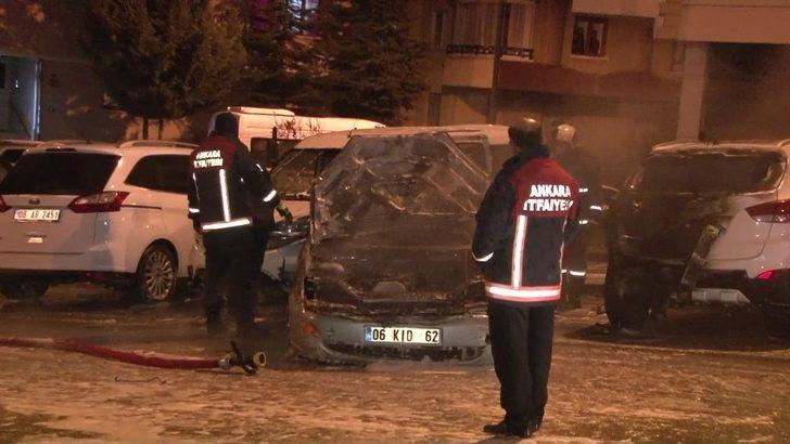 Ankara'da korku dolu anlar! Yanan otomobilden canlarını son anda kurtardılar G2