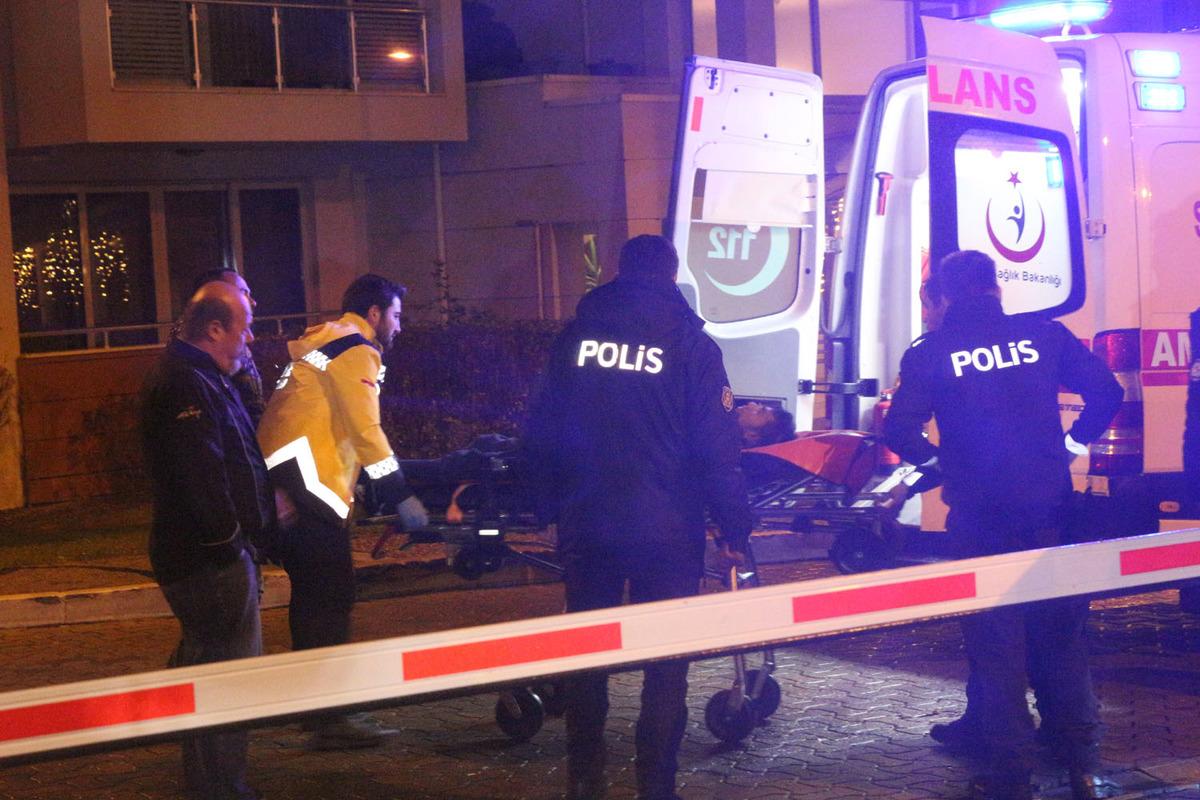 Restoran &ccedil;alışanı, hırsızlık yaptığı iddia edilen kişiyi vurdu&nbsp;