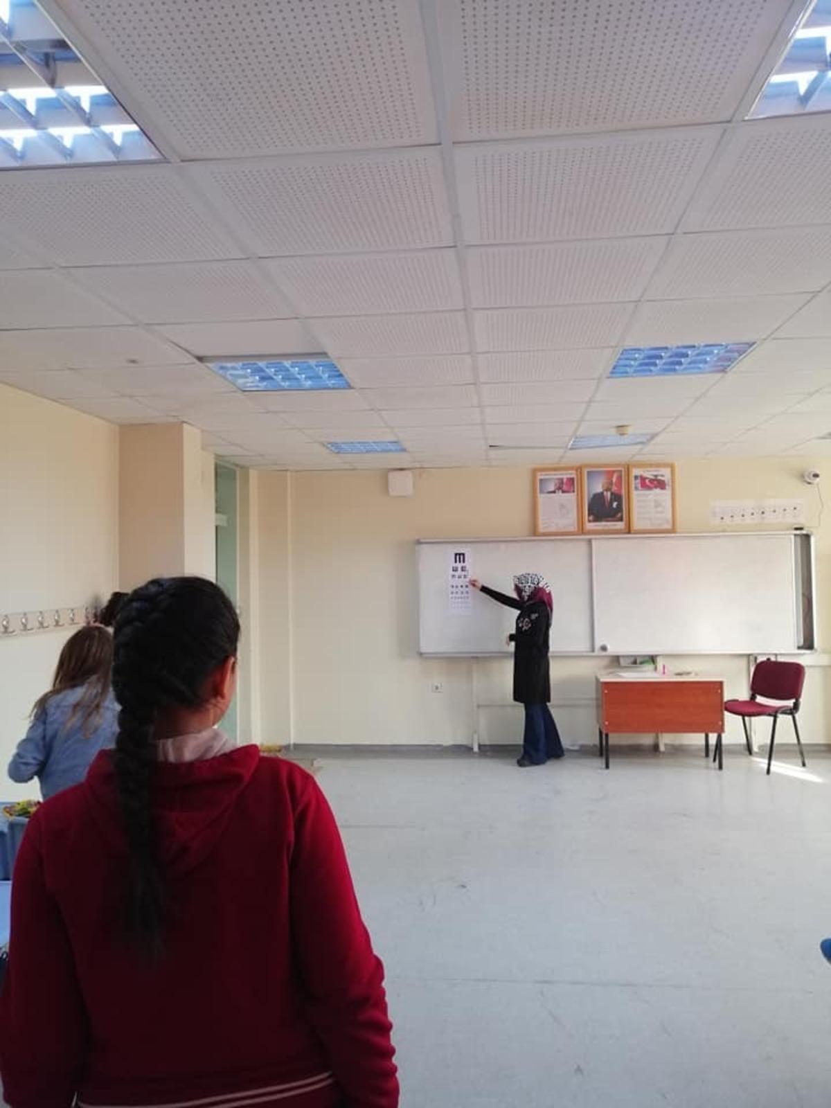 &Ouml;ğrencilere g&ouml;z tarama testi yapıldı