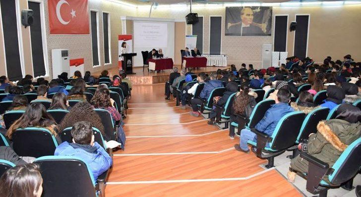 Erzincan’da "Ben Aşk’ım Mevlana Celaleddin-i Rumi” paneli yapıldı G1