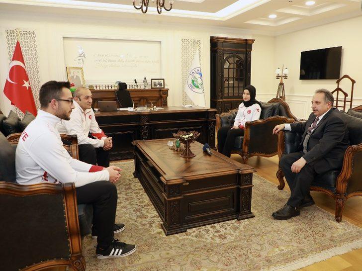 Başkan Yalçın’dan şampiyonlara altın G3