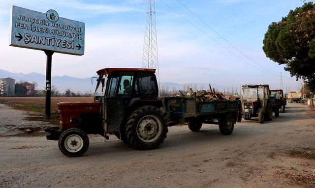 Alaşehir Belediyesinden ihtiyaç sahiplerine odun desteği