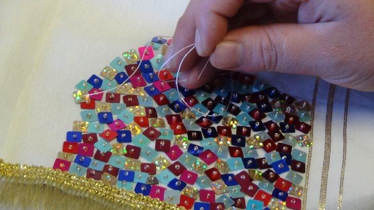 Atık malzemelerle aile bütçelerine katkı sağlıyorlar G2