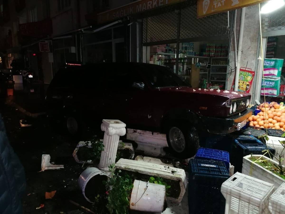 Alkoll&uuml; s&uuml;r&uuml;c&uuml; sokağı birbirine kattı