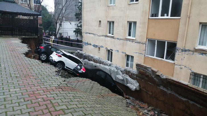 Kartal'da istinat duvarı çöktü! Araçlar zarar gördü G3