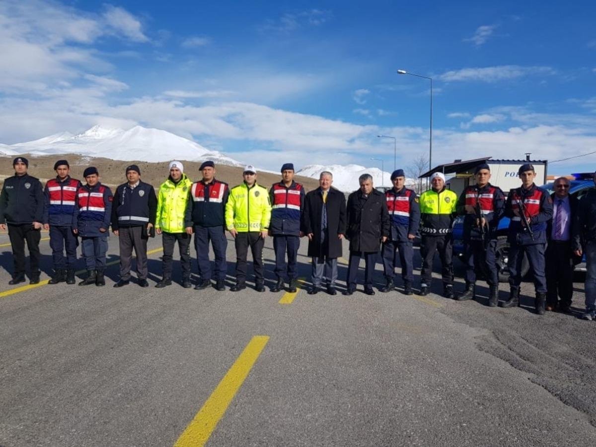 Kaymakam Duru, "2020&rsquo;nin trafik kurallarına uyulan bir yıl olmasını diliyorum"