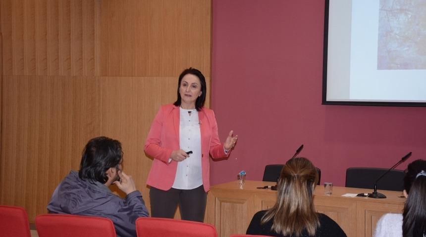 A&ccedil;ık&ouml;ğretim S&ouml;yleşi G&uuml;nlerinde &ldquo;Transh&uuml;manistik &ccedil;ağdaki kaos ve pozitif psikolojik sermaye&rdquo;