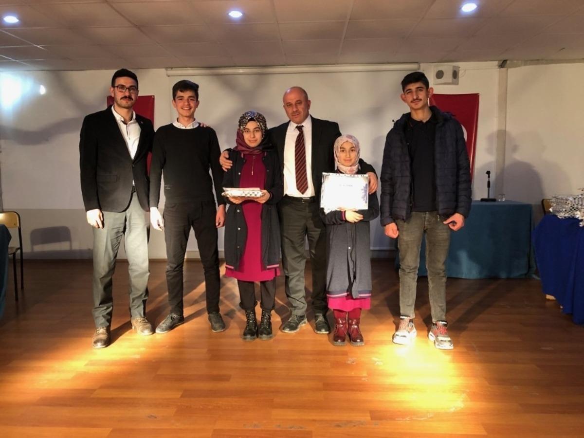 Posof Aşık Sabit M&uuml;dami Anadolu İmam Hatip Lisesi yeni yıla birincilikle girdi