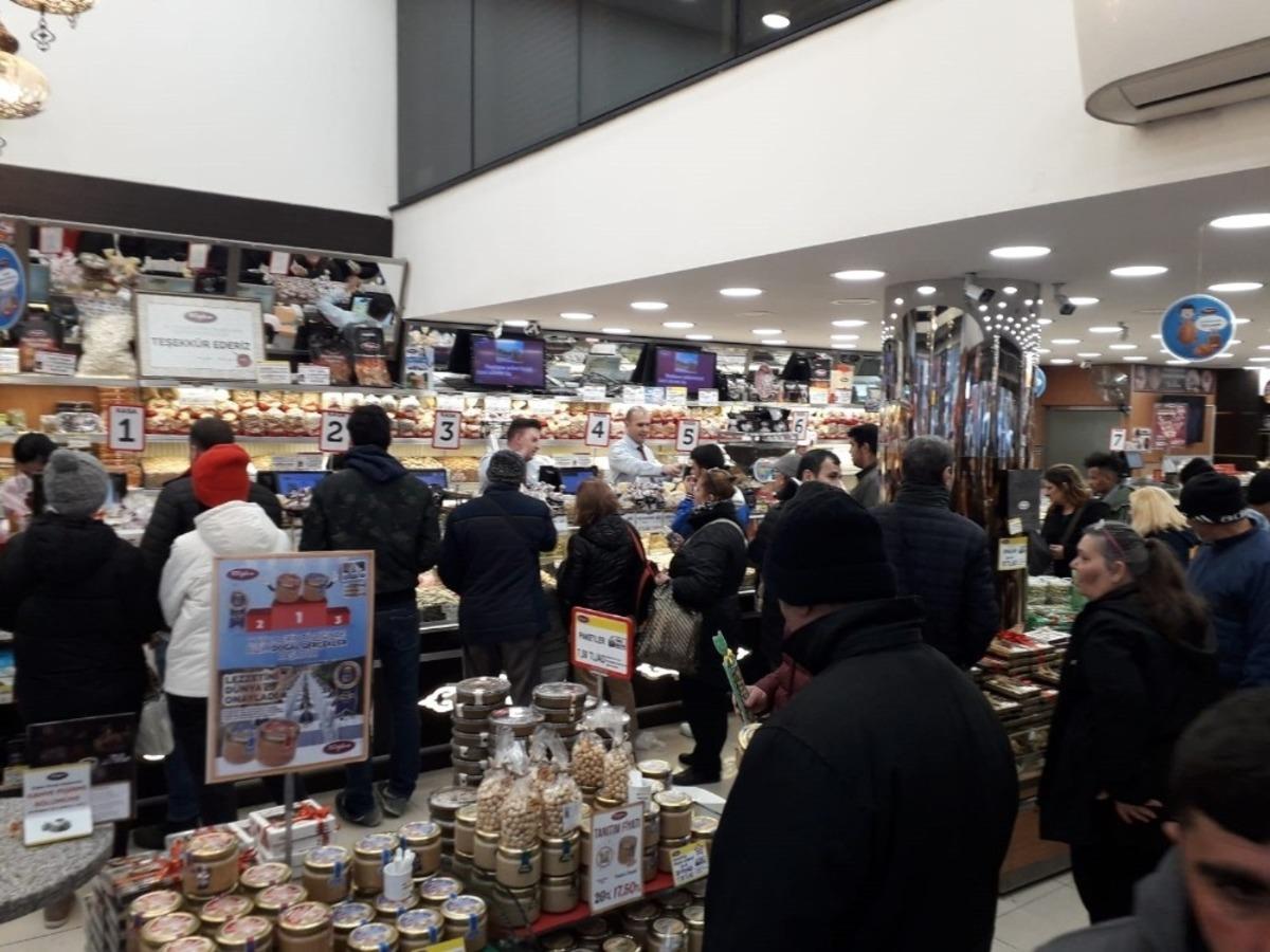 Yılbaşı, kuruyemiş&ccedil;ilerde kuyruk oluşturdu