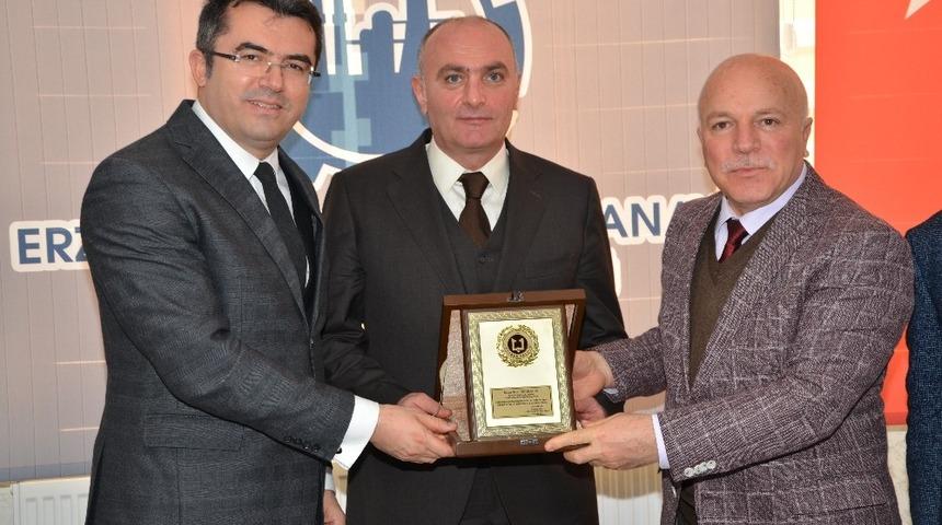 Vali Memiş&rsquo;ten Sekmen ve &Ouml;zakalın&rsquo;a teşekk&uuml;r