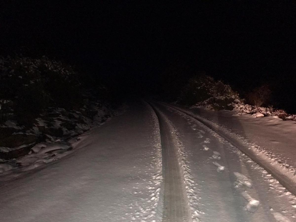 Manisa&rsquo;da karla m&uuml;cadele gece boyu devam etti