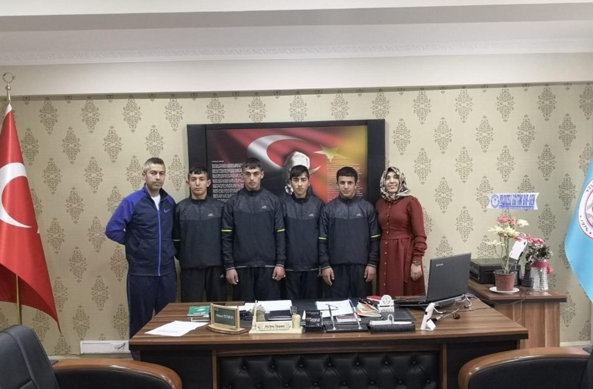Yıldızeli, g&uuml;reşte nefes kesti