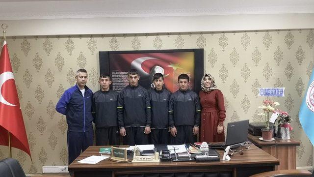 Yıldızeli, güreşte nefes kesti