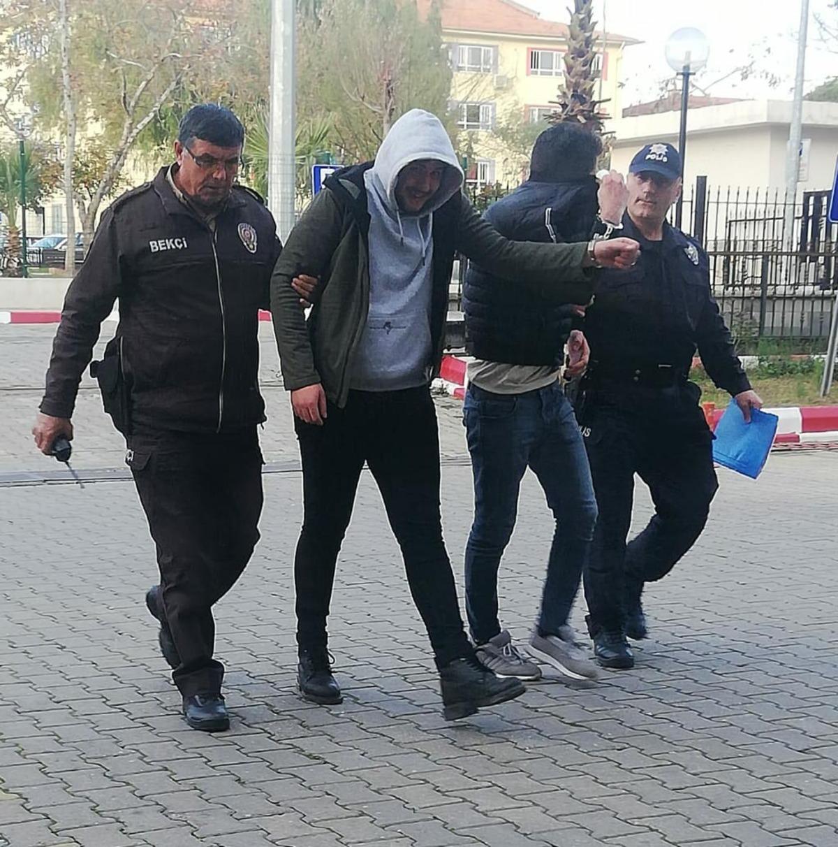 Restorandan i&ccedil;ki hırsızlığı kamerada