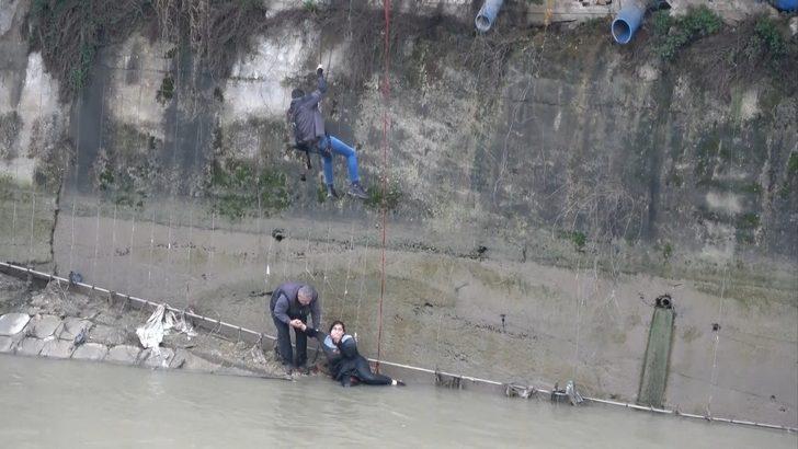 Asi Nehri’ne düşen kadını itfaiye ekipleri böyle kurtardı G4