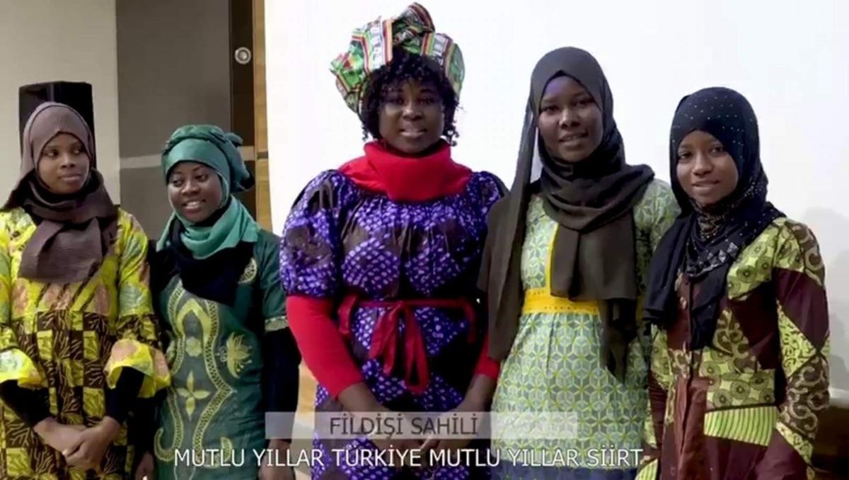 Siirt&rsquo;te T&uuml;rk&ccedil;e &ouml;ğrenen yabancı &ouml;ğrencilerden yeni yıl mesajı