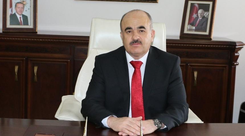 Vali Dağlı &ldquo;Yeni yıl sevincimiz h&uuml;zne d&ouml;n&uuml;şmesin&rdquo;