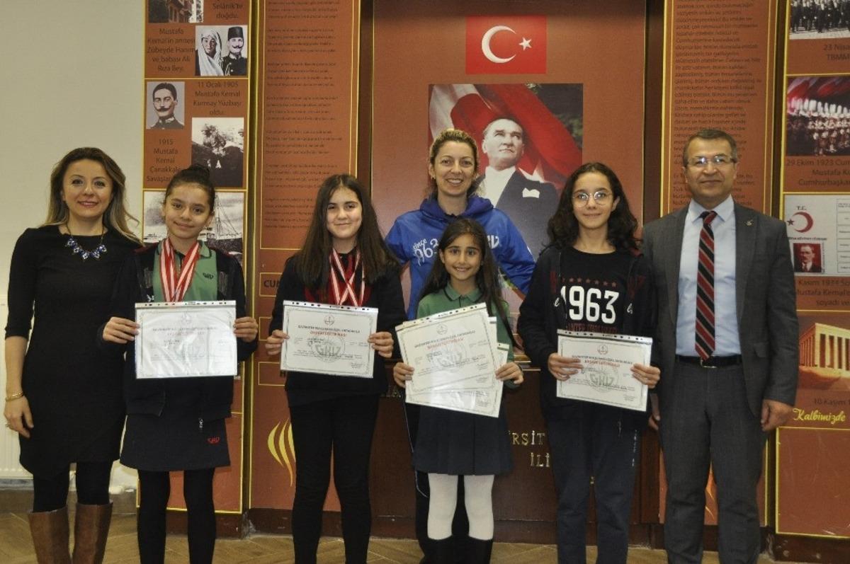 Tenisin Şampiyonu GKV&rsquo;li Ayda Ak&ccedil;ay&ouml;z