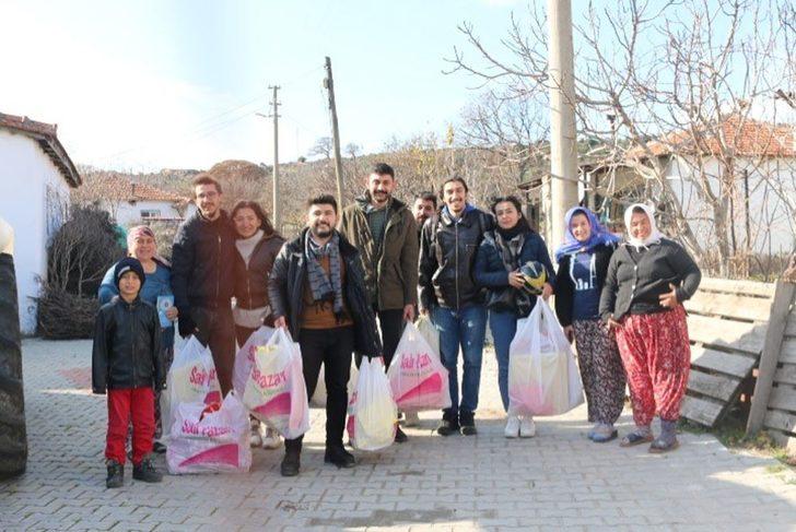 Bir araya gelen 8 genç çocukların yüzünü güldürdü G4