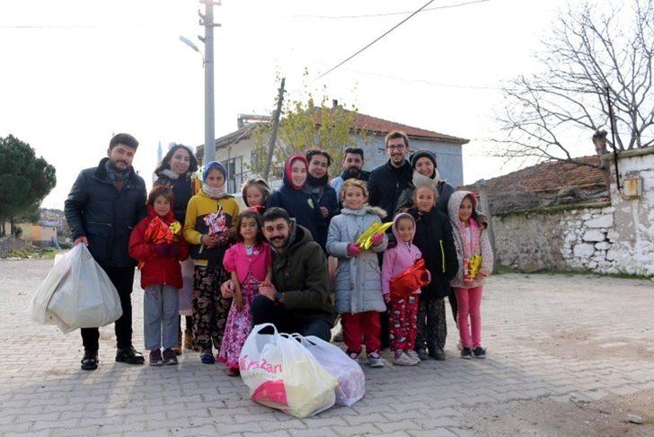 Bir araya gelen 8 genç çocukların yüzünü güldürdü G5