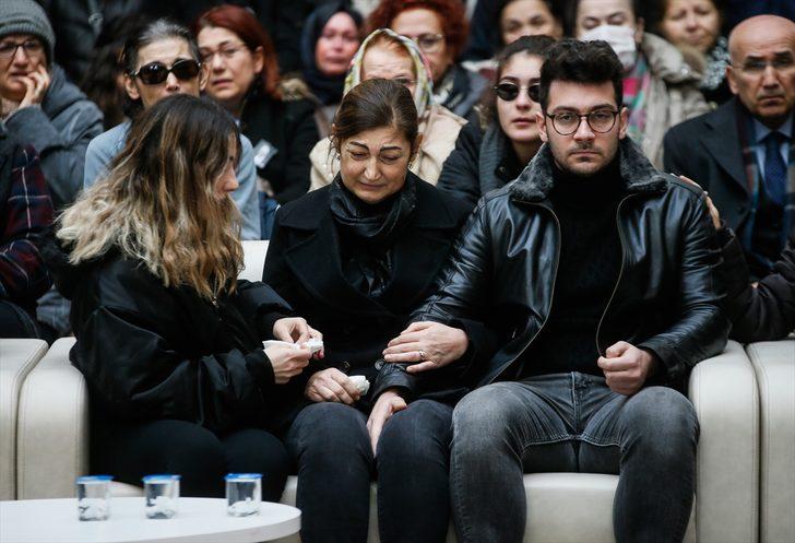 GÜNCELLEME - İzmir'de öldürülen Torbalı İlçe Sağlık Müdürü Mehmet Park'ın cenazesi toprağa verildi G2