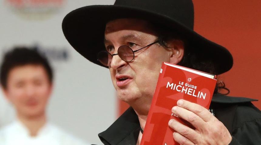 Marc Veyrat - 'Sufle yaparken İngiliz &ccedil;edar peyniri kullandığı' iddia edilen Fransız şef, &uuml;&ccedil; Michelin yıldızdan birini kaybedince dava a&ccedil;tı