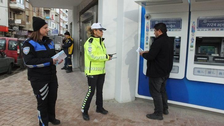 Balıkesir’de polis yılbaşı akşamında hırsızlık ve dolanrılıcılığa karşı uyardı G3