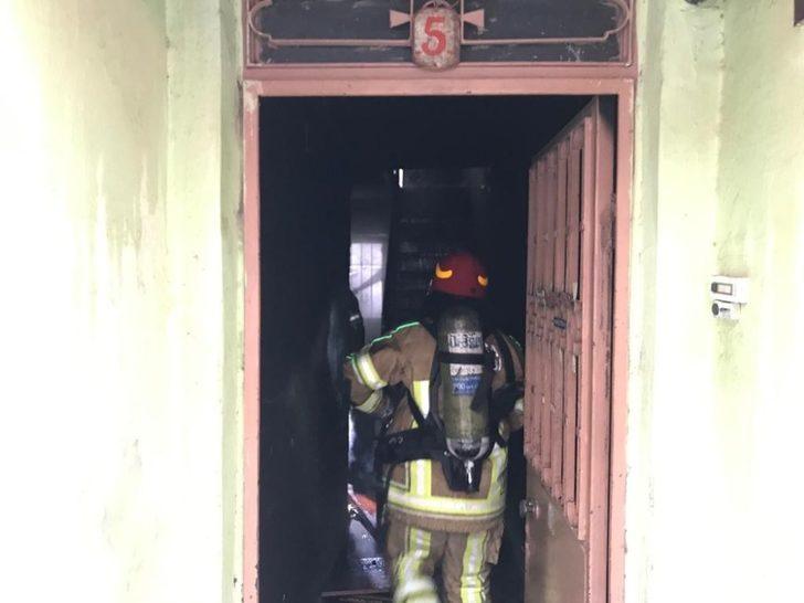 Bursa'da çıkan yangında ’Çocuk sesi geliyor' iddiası ekipleri alarma geçirdi G2