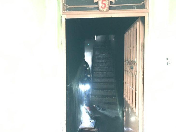 Bursa'da çıkan yangında ’Çocuk sesi geliyor' iddiası ekipleri alarma geçirdi G3