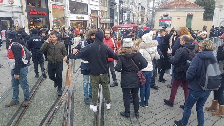 Yılbaşına saatler kaldı! Taksim'e akın ettiler G1
