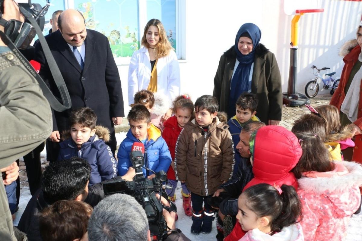 Yavru k&ouml;pekler yuvalarına kavuştu