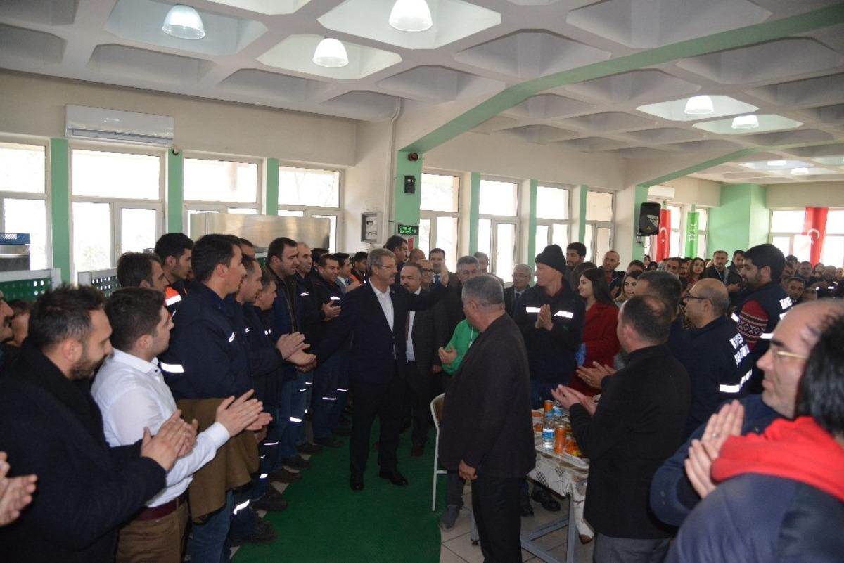 Başkan Akay, "Kayseri Şeker yasasının değiştirilemez tek maddesi, &ccedil;ift&ccedil;imizin ve &ccedil;alışanlarımızın alacaklarının geciktirilmemesidir"