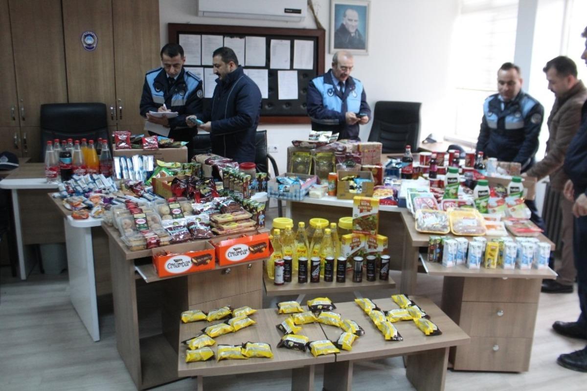 Ekipler y&uuml;zlerce &uuml;r&uuml;ne satılmadan el koydu