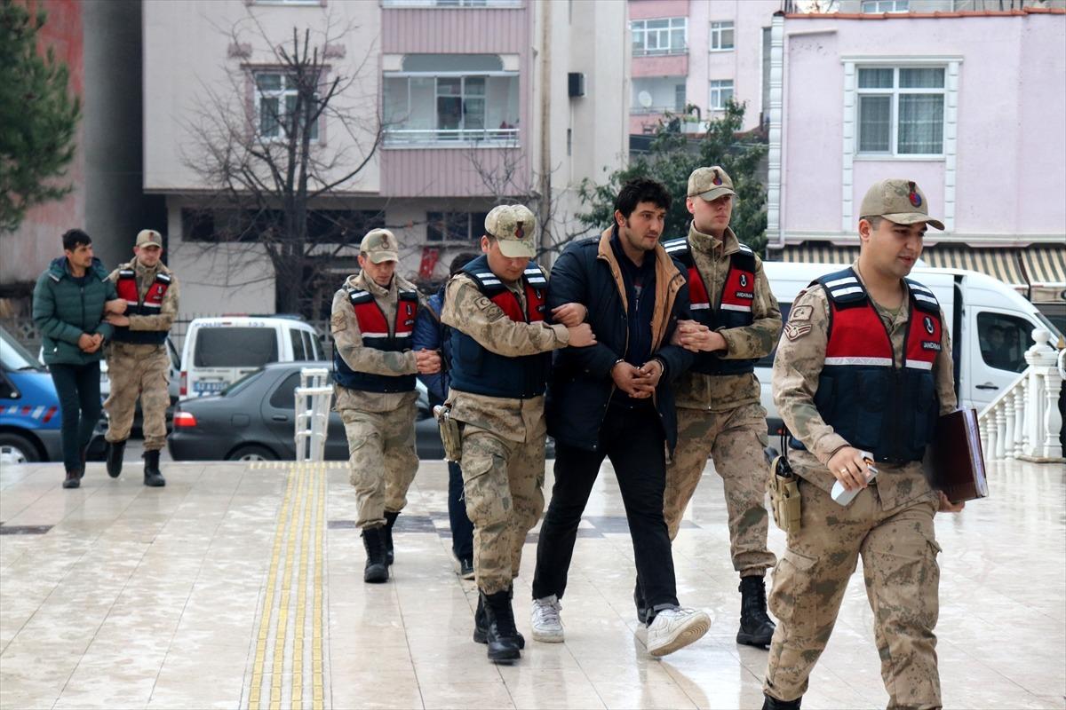 Kablo hırsızları tarım aracıyla ka&ccedil;mak isterken yakalandı