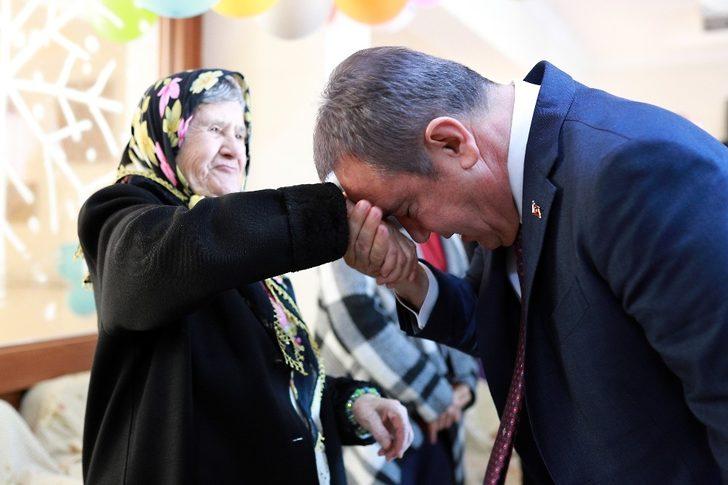 Başkan Böcek’ten huzurevi ziyareti G1